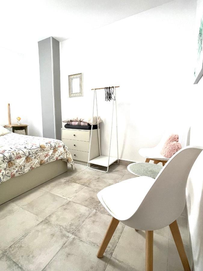 Comfortable Carolina En Аликанте Экстерьер фото