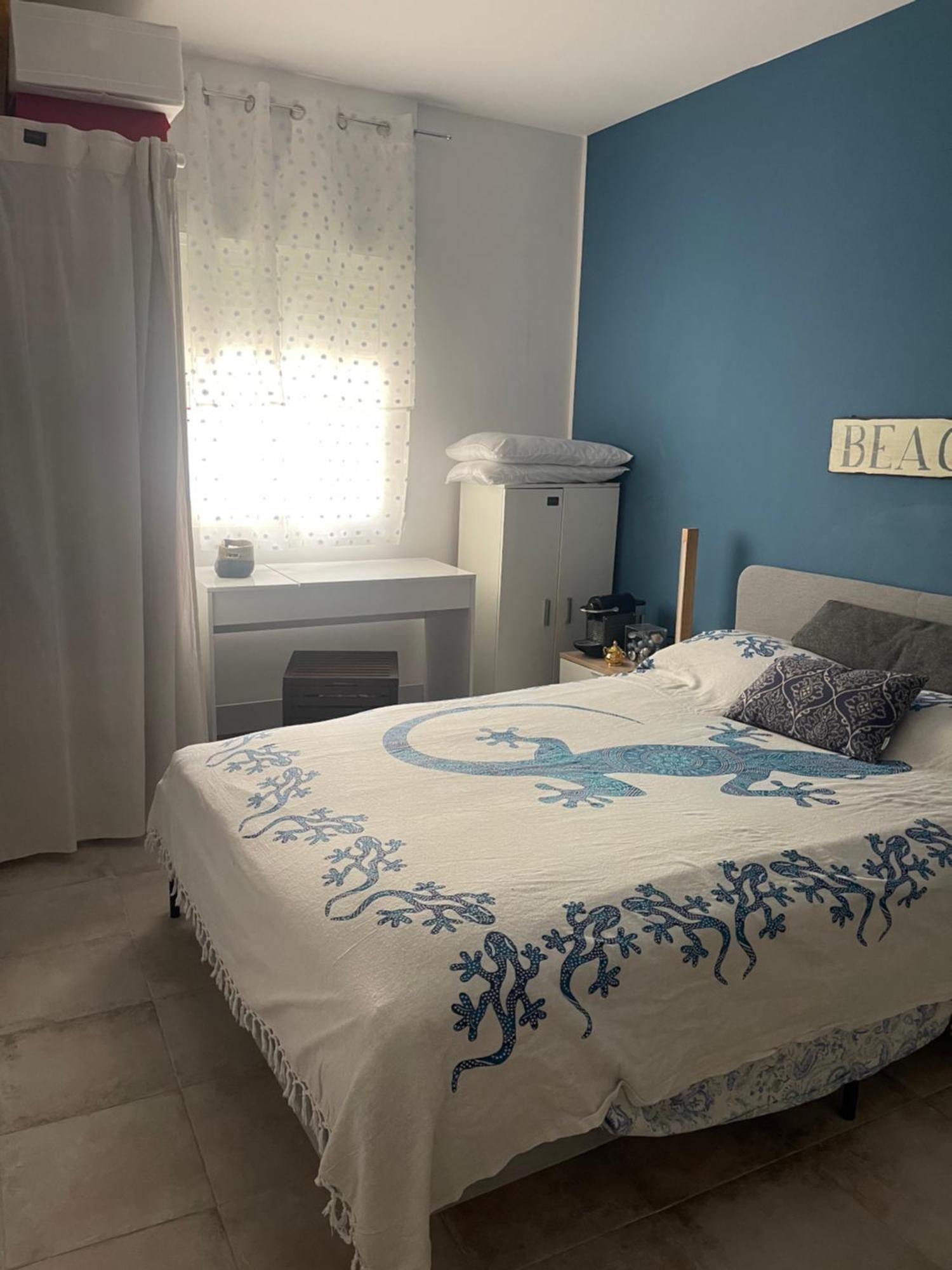 Comfortable Carolina En Аликанте Экстерьер фото